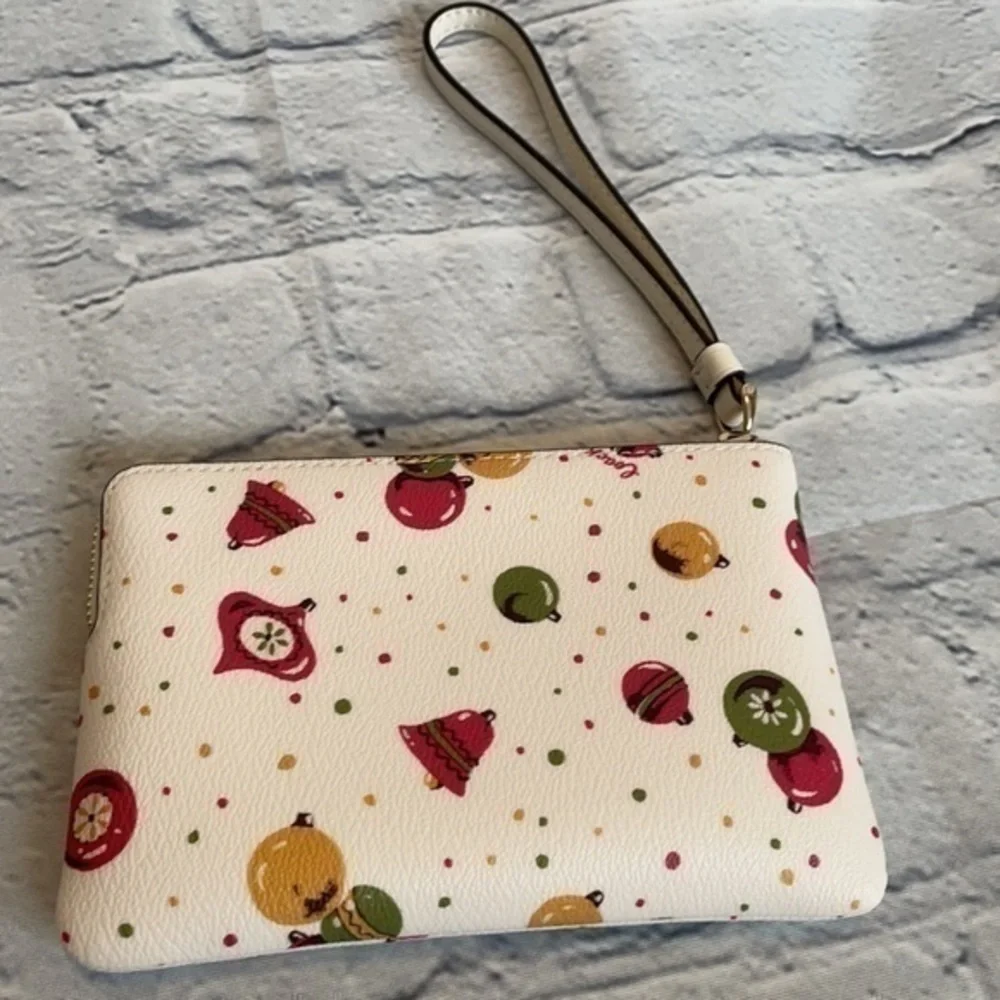 Coach Corner Zip Wristlet Ornament Print - Picture 5 of 6